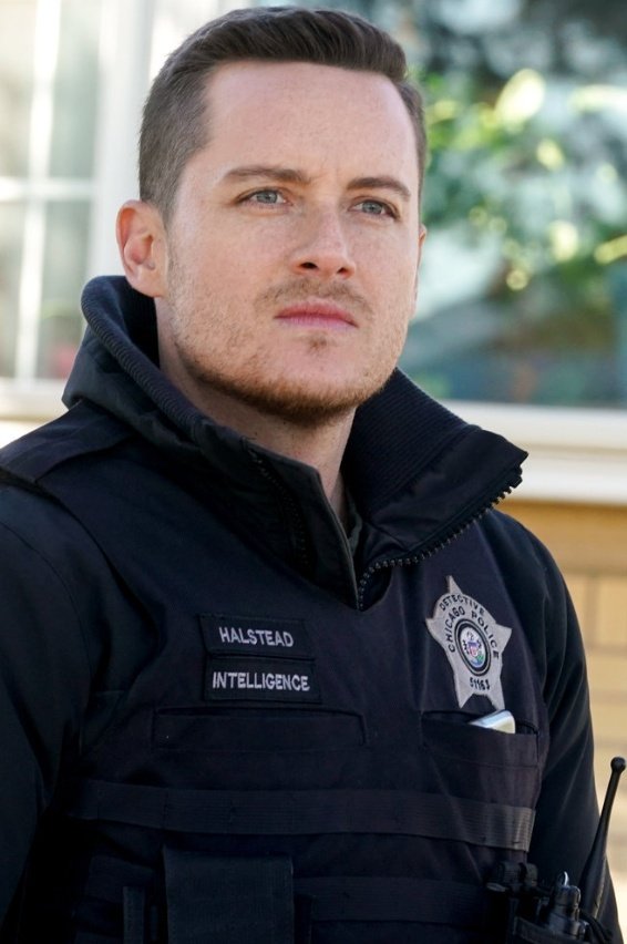 ocbrnews's tweet photo. Promotional photos of 9x12 "To Protect" - Chicago P.D. https://t.co/6Ds5yN7t5b