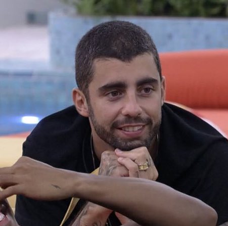 bicmuller's tweet photo. Pedro ouvindo a Maria cantar / Pedro ouvindo a Naiara Euzevedo falar #bbb22 https://t.co/zuHHM90dIe