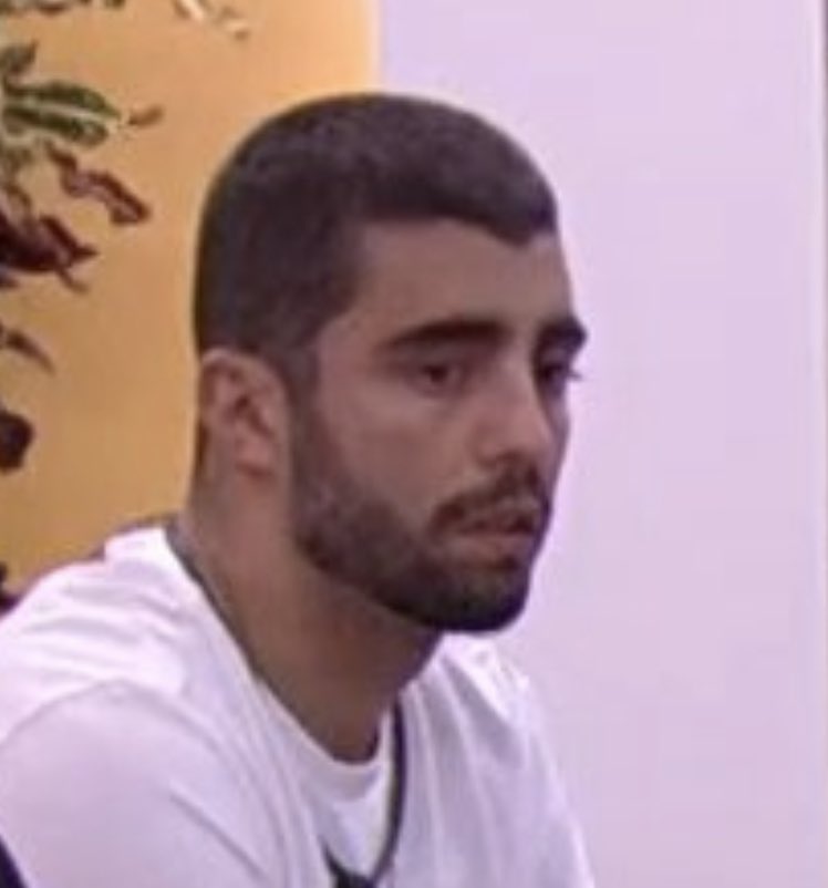 bicmuller's tweet photo. Pedro ouvindo a Maria cantar / Pedro ouvindo a Naiara Euzevedo falar #bbb22 https://t.co/zuHHM90dIe