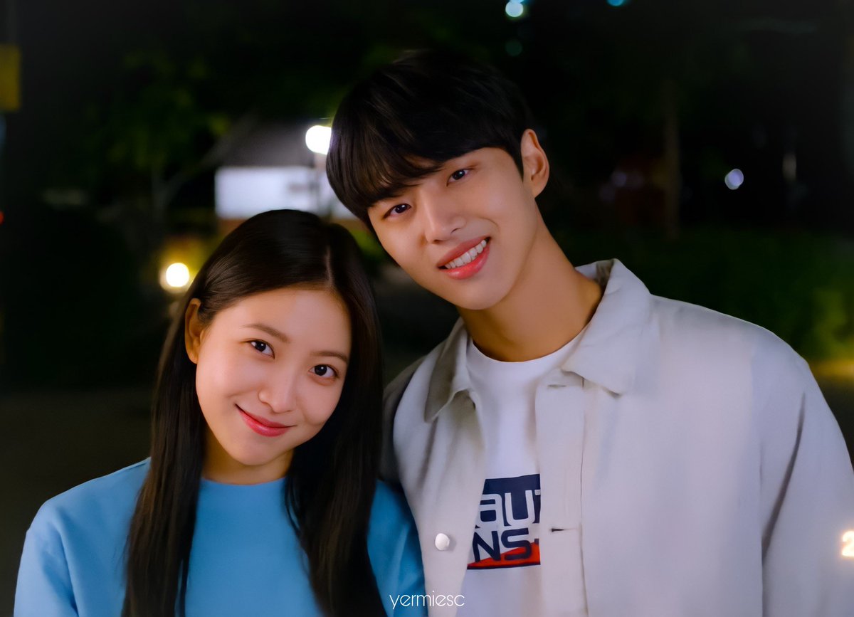 yerimiww's tweet photo. Cakep banget yang kiri https://t.co/5TVkQgNhuV