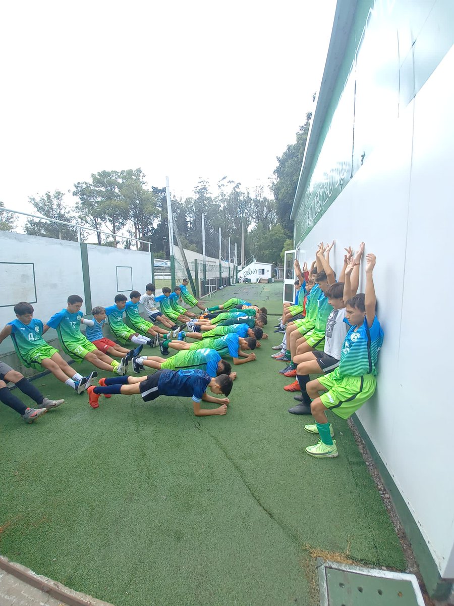 JuvenilesPlaza's tweet photo. Miércoles!!
No paramos!
Seguimos de Pretemporada.

Puesta a punto Categoría Sub 14. https://t.co/1XJyHyqQ9z