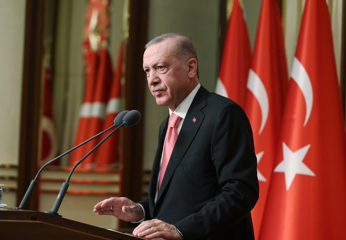 “Dünyada küresel üretim ve ticaretin merkezi değişirken Türkiye en güçlü alternatif olarak öne çıkıyor” tccb.gov.tr/haberler/410/1…