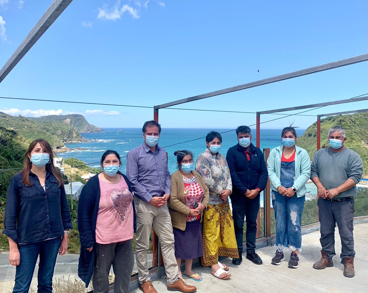 En caleta Estaquilla, nos reunimos con beneficiarias del concurso Capital Semilla Emprendedora Artesanal de <a href="/indespacl/">INDESPA</a>.
En el encuentro conocimos sus proyectos de negocios en gastronomía, turismo y agregación de valor. 
🎣67 mujeres de la región de Los Lagos fueron seleccionadas.