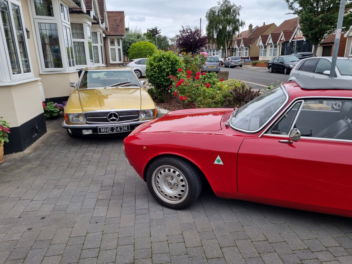 JeetMatharu_'s tweet photo. My 2 favourite cars in our Classic Knights portfolio #MercedesBenz #AlfaRomeo #classicknights #classiccar #cars https://t.co/X7Cvfaq3FK