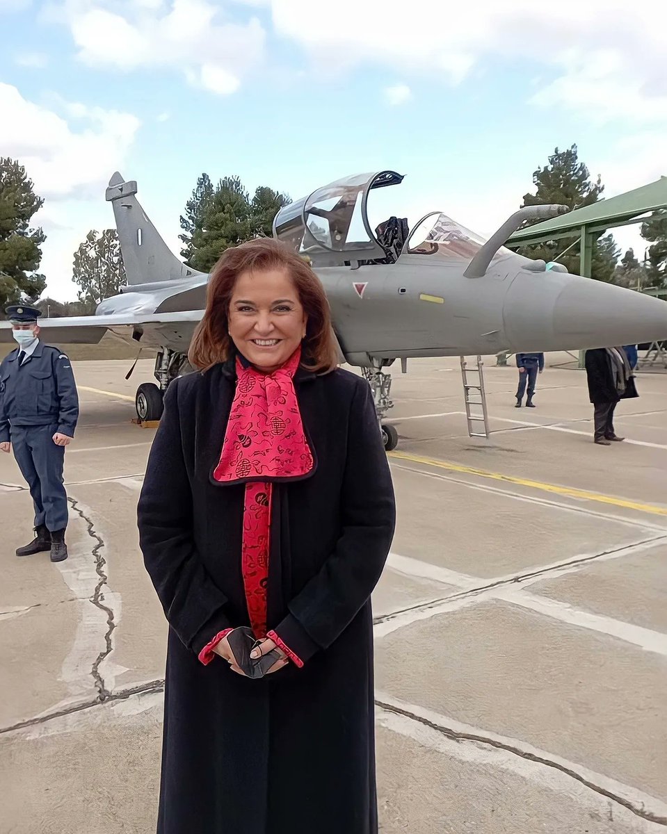 GregKafetzo's tweet image. Εδώ βλέπετε κάτι που στοιχίζει πολλά εκατομμύρια € στον Έλληνα φορολογούμενο.Πίσω είναι ένα #Rafale