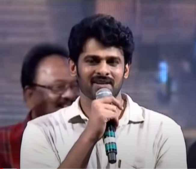 abhi_aarya's tweet photo. Fan of @ssrajamouli-Prabhas  
Fan of @tarak9999  - Rajamouli

Inka discussion lagaku, me bongulo records ni teesi guvvalo pettuko https://t.co/rNtmoV3ucr