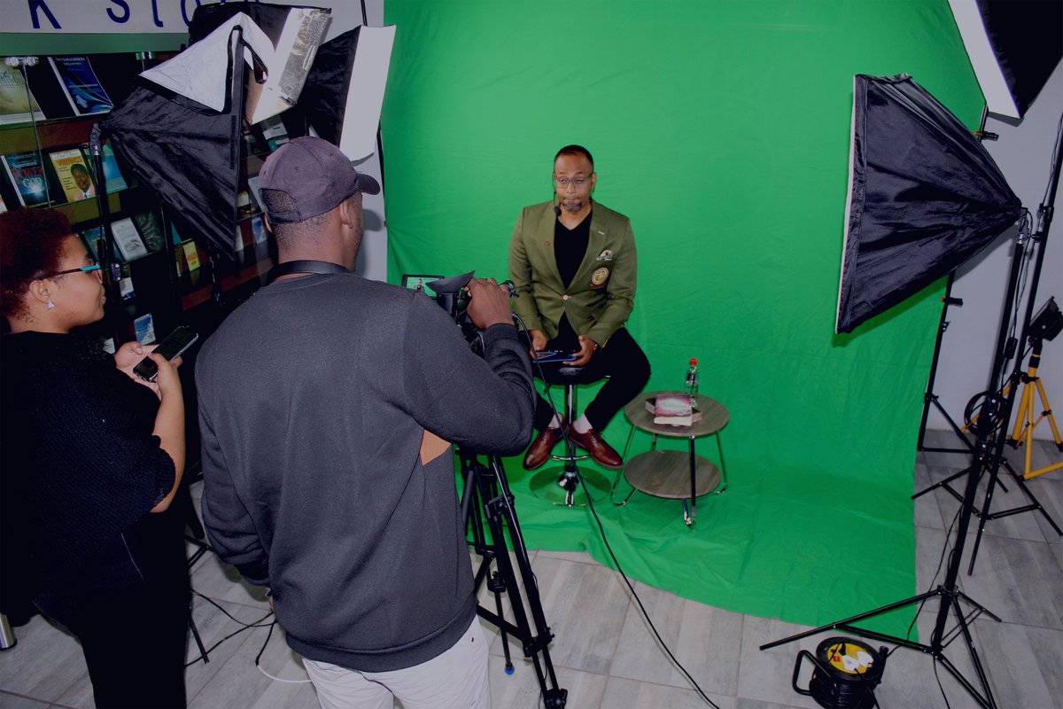 ManuelGlobalMed's tweet image. Creativity to the highest quality.. We make value!

#MGMgraphics
#IntelligentMind
#ContactUs☎📞