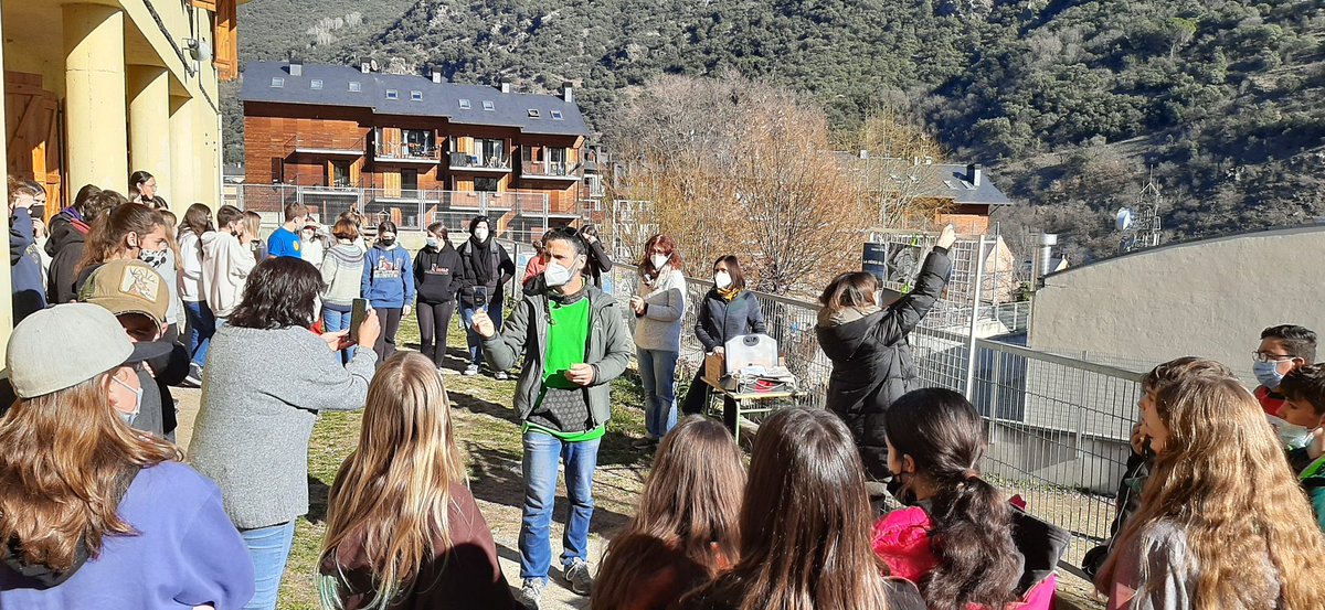 inshugroger's tweet photo. Ja tenim als guanyadors del concurs #fotografia #cienciadeldiaadia !
Felicitats a tots els participants i als guanyadors (també als que ens heu seguit des de casa) https://t.co/8Rtdog2Vt9