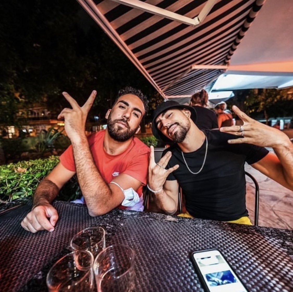 ArobaseNWR's tweet photo. Le meilleur duo du YouTube Game ? Très certainement oui oui https://t.co/AKPzDd4mEQ