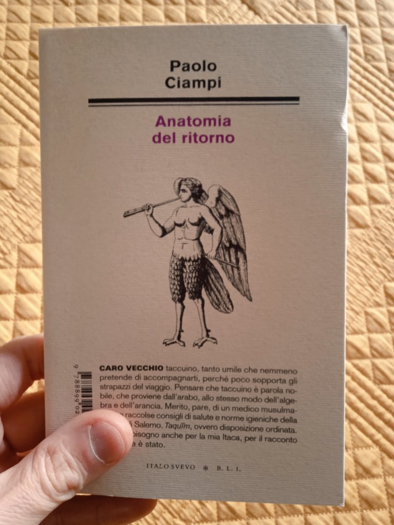 È una perla questo Anatomia del ritorno di <a href="/paolociampi/">paolo ciampi</a> <a href="/italosvevolibri/">Italosvevo Edizioni</a> 
Sì viaggia con Omero e con Kerouac, si incontrano Pavese e Senofonte, Campana, Steinbeck, Joyce... E libri, luoghi, pensieri, un partire che ogni volta è rinascere.
Sì, ma poi, "dove finisce il ritorno?"