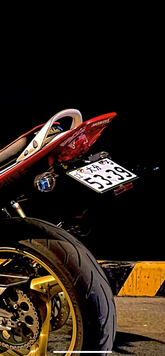 __.cb400sf.__ tweet media