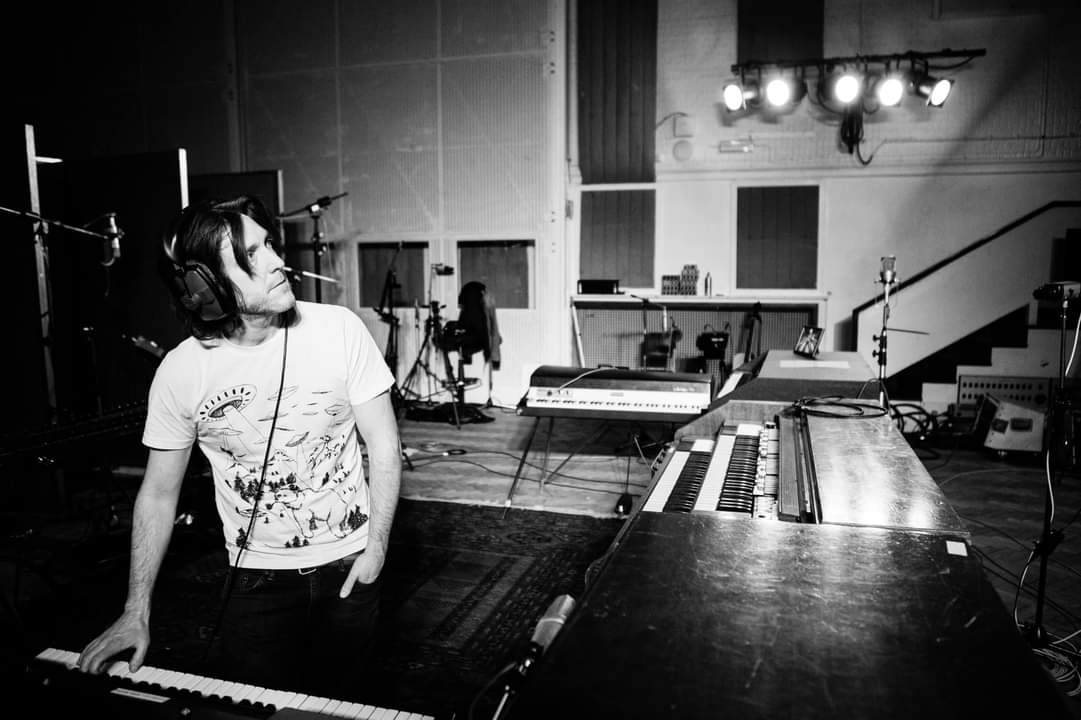 theglovecom's tweet photo. Absolutely incredible experience recording at Abbey Road over the last couple of days. Thanks @davejgiles for trusting me with his record. The world is in for a treat. 

The greatest photo ever taken EVER courtesy of @NickKent https://t.co/mso1D1n7pT