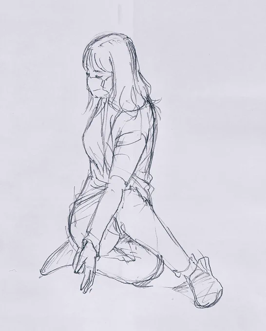 クロッキー会でした。仕事の後の残り少ないエネルギーでゆっくりめに描きました。ワンポーズ5分。マイペースに続けております。 