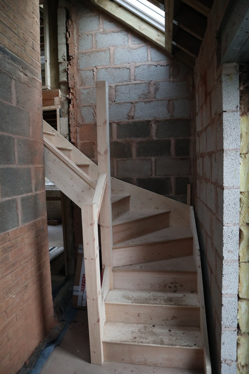 MarkJamesCBS's tweet photo. This is our latest project to complete in Worcester, an old stable block. Our works were to the structure only, comprising of a small porch extension, installing Velux rooflights into the existing roof and UPVC windows, French style patio doors and a composite door were fitted. https://t.co/n76gZ4Y1Z7