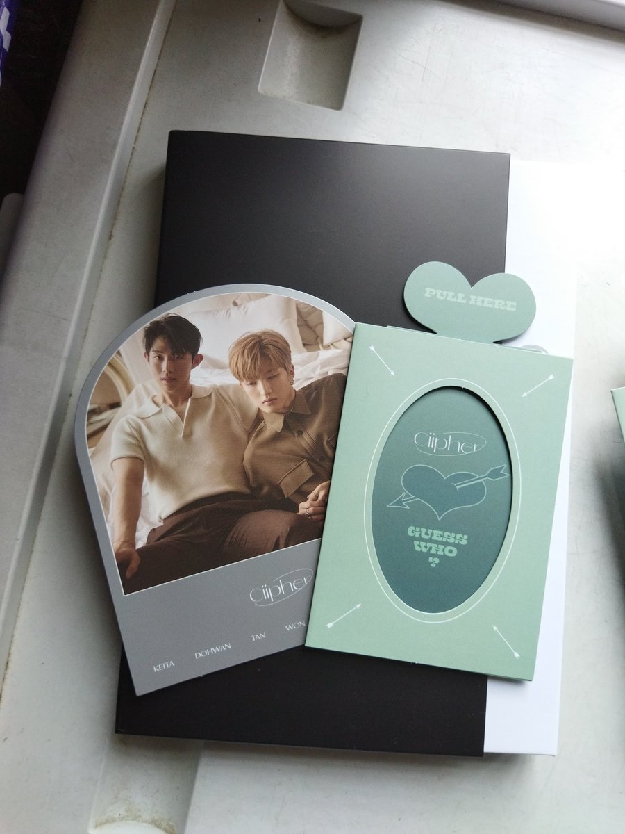 keiwonluv's tweet photo. WTS
EACH PICTURE RM 12 include postage

First pic - Album + postcard + Tan Makestar PC
Second pic &amp; third pic  - Album + Postcard + Slide card
Please help me clear this 🥺🙏🏻
#pasarciipher @pasarciipher https://t.co/3scMlBxePv