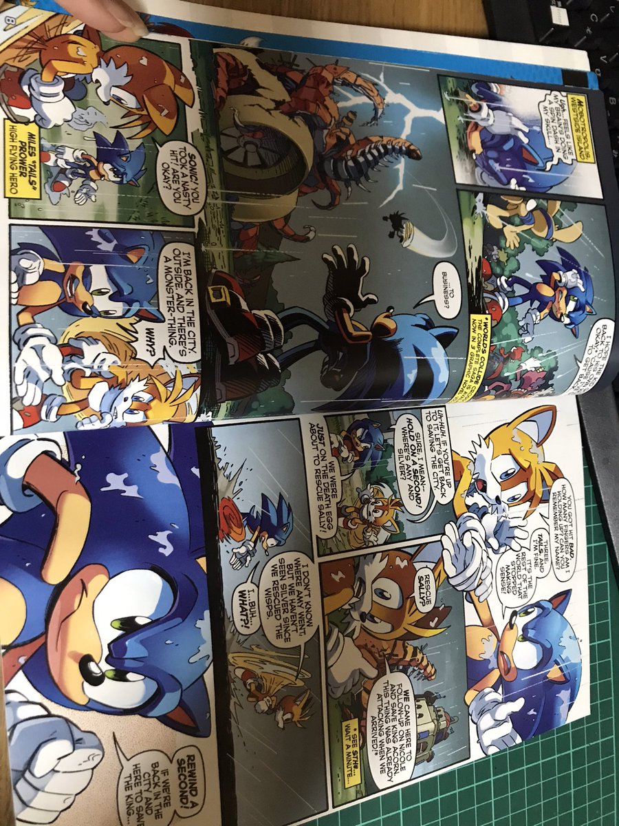 @kiyomaruP お?!キヨさんソニック好きなの🥺?
グラフィックノベルって書いてあるけどなんか漫画というよりは雑誌っぽいw 