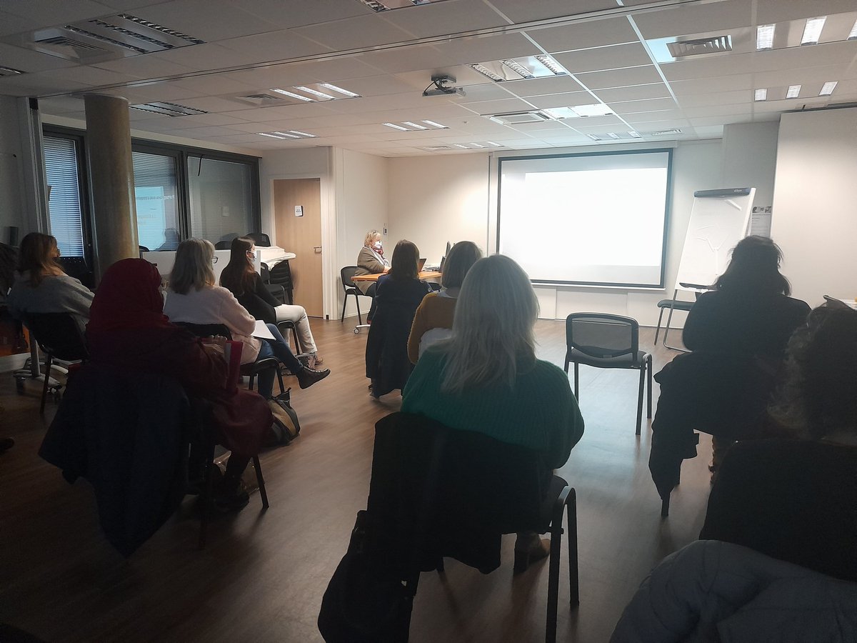 anne_manach's tweet photo. Avec @poleemploi_PDL  pourquoi ne pas envisager une autre modalité de travail ? Des candidats avec des profils administratifs ont découvert le principe du temps partagé en rencontrant @FrancoiseAmy de @cenotis. 7 candidats motivés à l'issue des réunions.  @NellyBertonnier https://t.co/MLaraYznzH