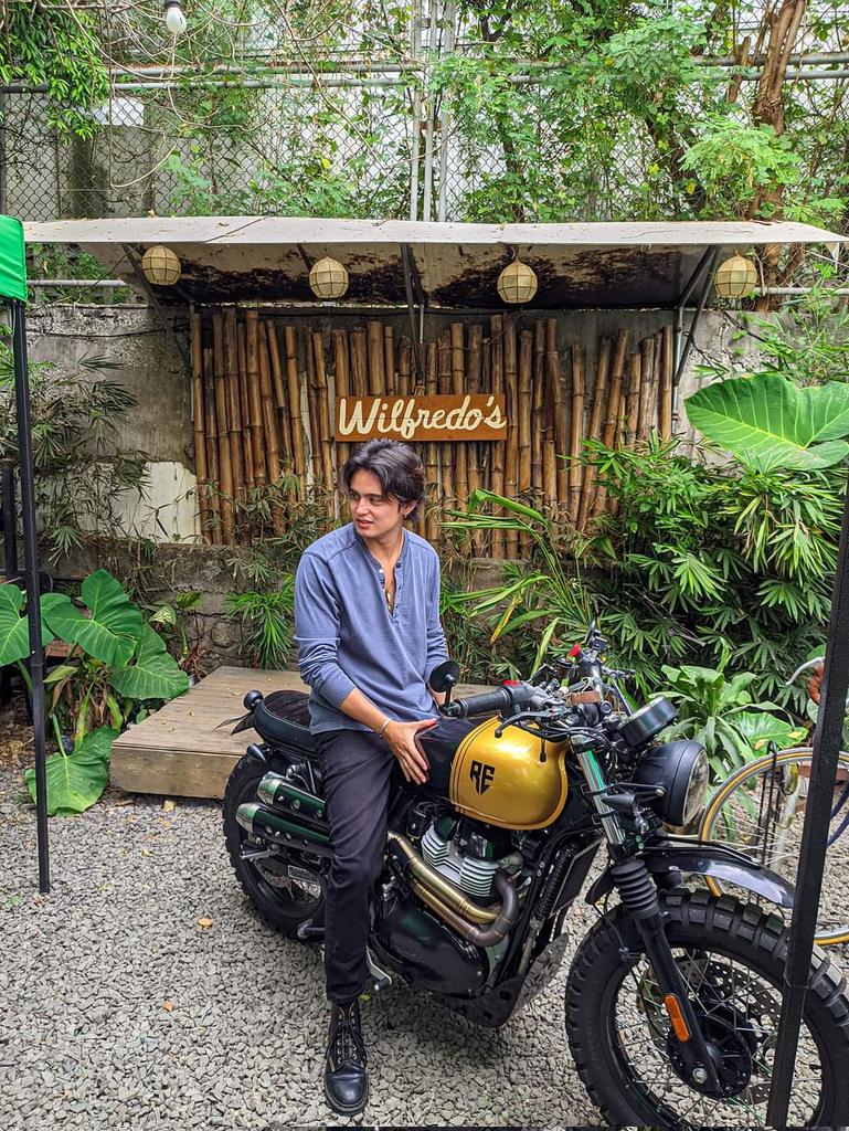 iconiclustre's tweet photo. huhu ang gwapOOOOO https://t.co/y3a8A8WL9w