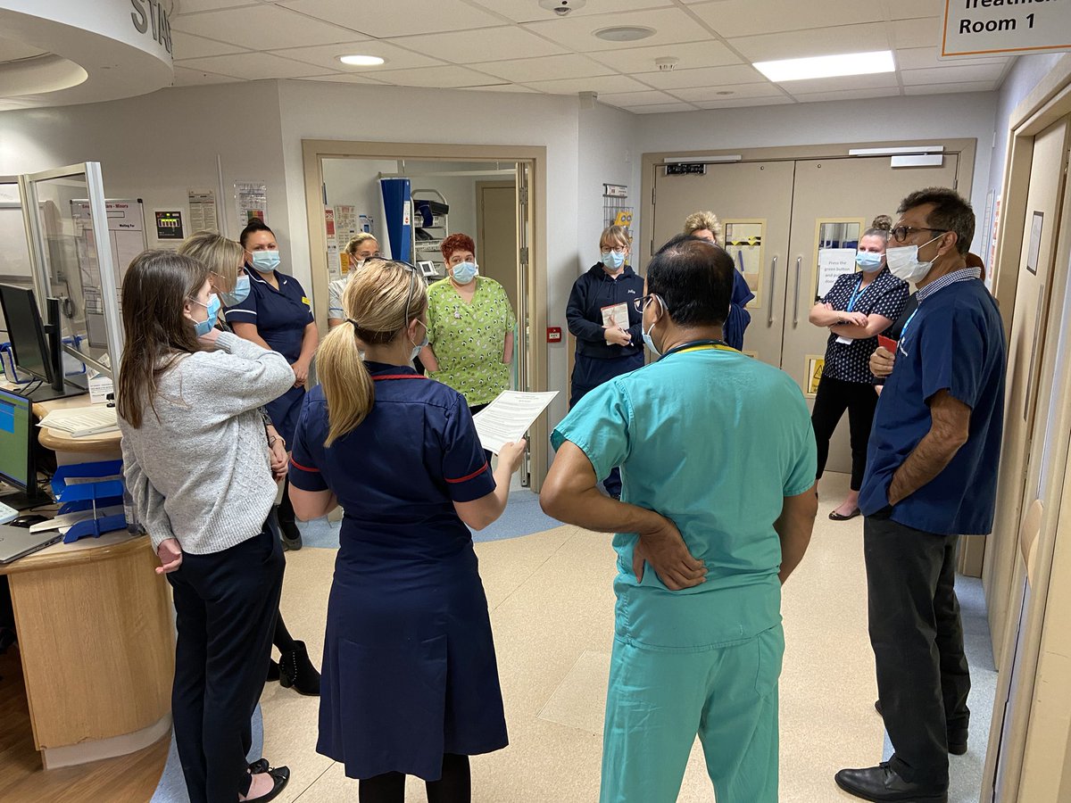 Excellent MDT huddles every morning for our new Urgent Care Service <a href="/NHSNLaG/">NHS NLaG</a>, planning for high quality patient care for the day and PDSA cycling the previous day. Everyone enthusiastic for another day 👏