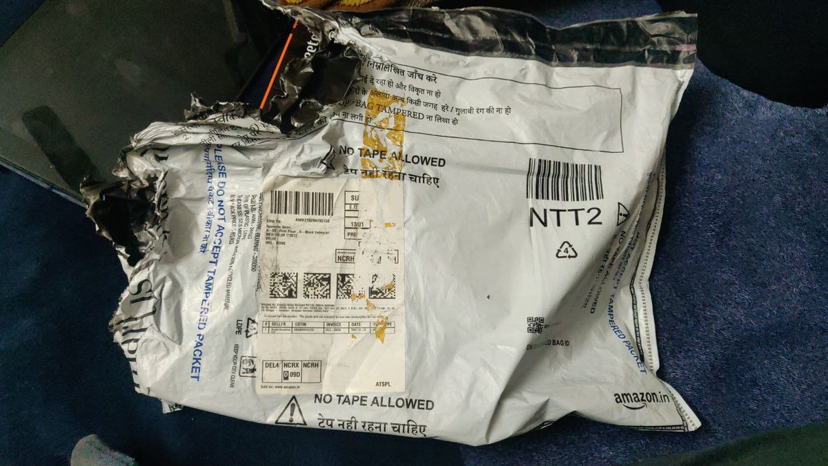JassiOberoi02's tweet photo. I ordered a One Plus Nord Phone and I received a Beetle Landline phone ! Your customer service team refuses to share details of the so called " internal investigation" which was carried out. The delivery boy fled when we asked him to wait till the time the package.. (1/2) https://t.co/LZHeqIExC0