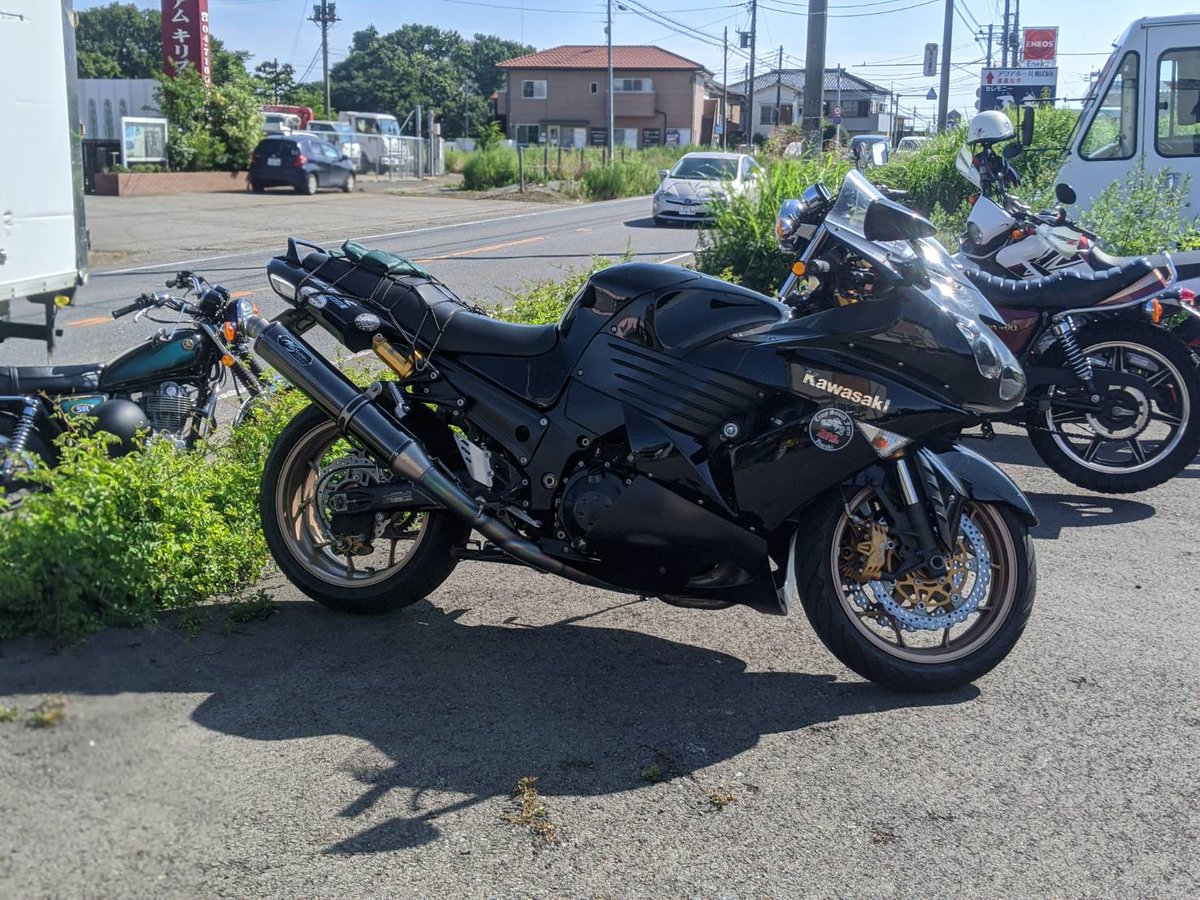 RiderscafeR's tweet photo. Ｒｉｄｅｒｓｃａｆｅ　Ｒａｃｅｒ

#ライダーズカフェ　#ライダースカフェ #レーサー #sr400 #sr500 #SR400 #SR500　#yamaha  #YAMAHA #千葉　#カフェレーサー　#ツーリング 　#バイク女子　#ライダース女子 #女子ツーリング #女子ライダー #バイク好きと繋がりたい #カフェ 　#柏  #バイク神社 https://t.co/jHrafizPvv