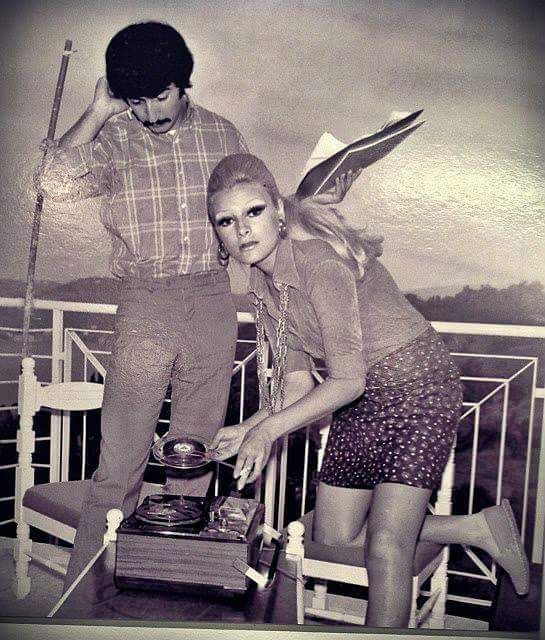 Feryal_TT's tweet photo. Durul Gence ve Ajda Pekkan (1969)
#istanbul #nostalji #ajdpekkan #durulgence https://t.co/fGxQxHNISi