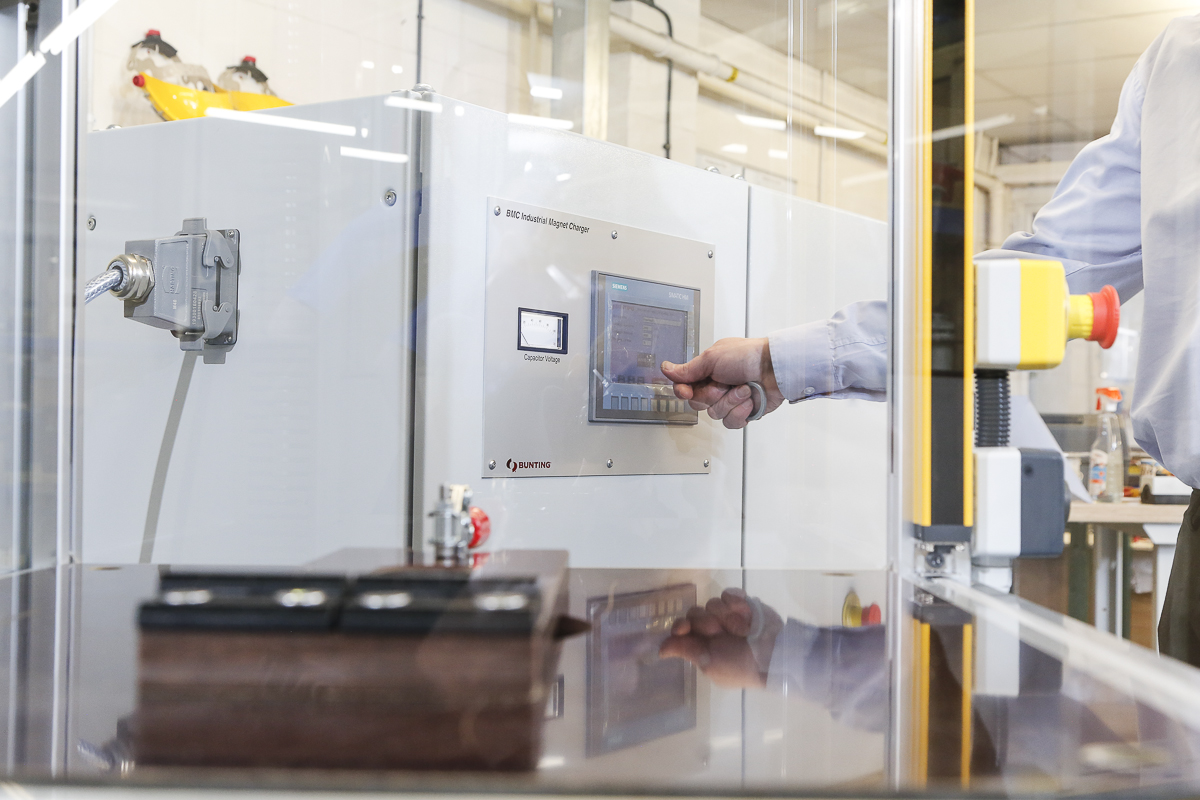 EMagnetsuk's tweet photo. Final tests for one of our bespoke Industrial Magnetisers destined for Italy #magnetising #Engineering 📸 @paulfearsphoto 

Record Year for Magnetiser Sales > https://t.co/kzBrOPn6kA https://t.co/Co1B99wOts