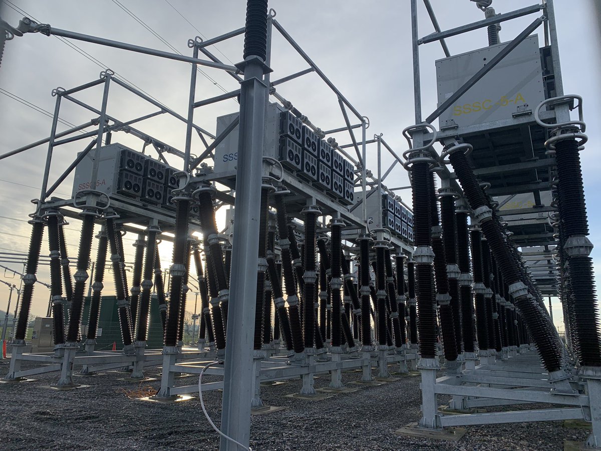 EngineerLondon's tweet image. SSSCs aka “Smart Valves”. Like a power electronic QB but faster, smaller, modular, cheaper and with a smarter control system that responds flexibly. A great idea. Delighted to see them up close. #NetZero #JobThatCantWait