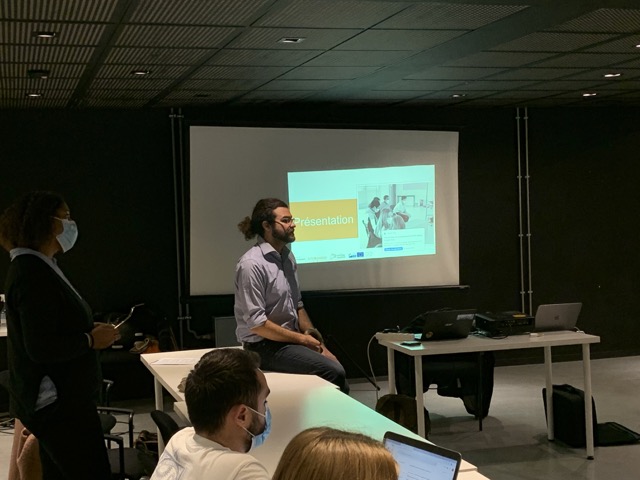 baujar's tweet photo. Clap de fin pour mon intervention auprès des master2 #ESSIS de @ScPoBx sur les engagements sociétaux des entreprises. 🙏 à citiZchool de nous avoir accueilli à @DarwinBdx pour l'étude de cas finale. 🙏 aux étudiants-e-s & @tduverger #ESS #Mécénat #RSE @FondationOrange https://t.co/Wu657n0bGa
