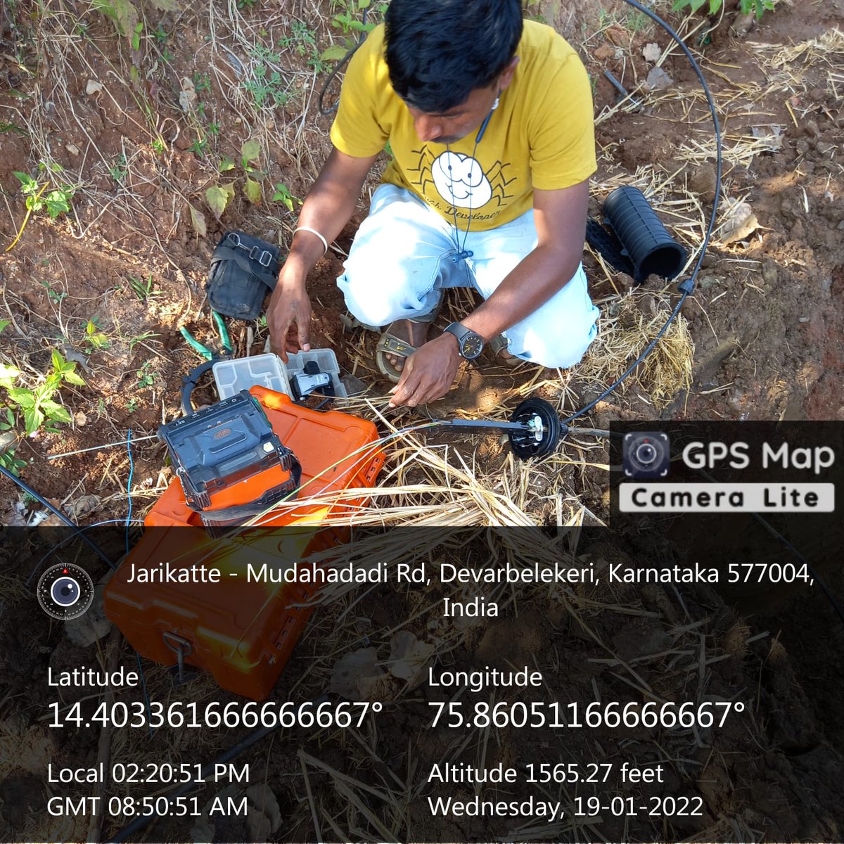 CDavanagere's tweet photo. t Gram Panchayat   MUDAHADADI
Block     DAVANAGERE
District   DAVANAGERE
State Karnataka
Dedicatedly working towards #Bharatnet fiber restoration and maintenance to keep the essential internet connectivity up and working.
#CSCseGRAMSWARAJ https://t.co/dxwOFhb6gD