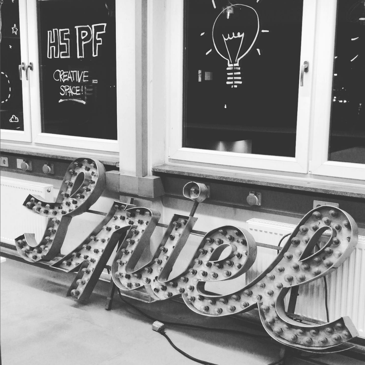 svenschimpf's tweet photo. Schwerpunkte sind kein Fehler - wir haben für den #Creative Space der @hs_pforzheim das Themen #Spiel, #Kreativität und #Innovation in den Mittelpunkt gestellt - Arbeitstitel #Spielraum. Dazu gehören spielerische #Innovationsmethoden, die Historie des Spiels, und vieles mehr... https://t.co/iFkuWWGXNn