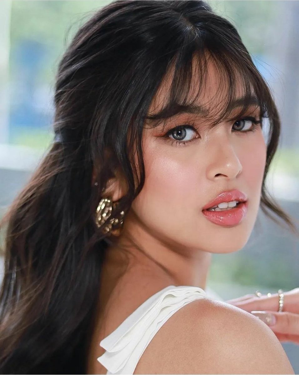 gmanetwork's tweet photo. Watch these ladies sparkle this 2022! ✨ https://t.co/JrVfz30XNX