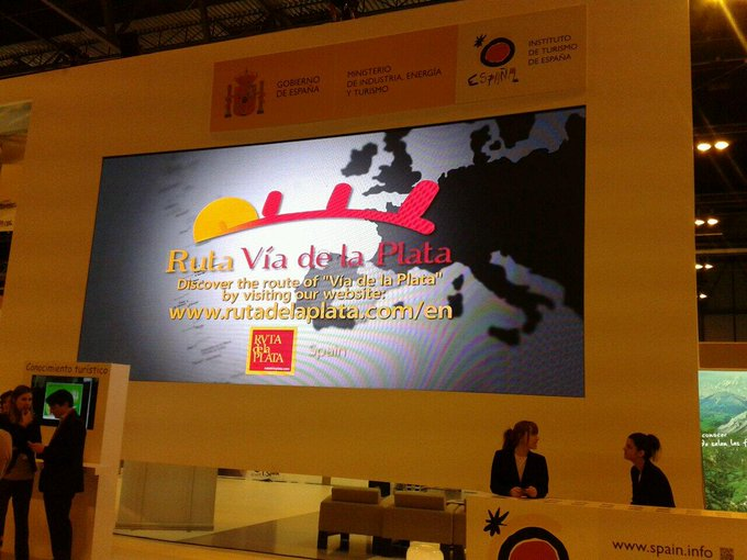 RutaViaPlata's tweet photo. En menos de una hora arranca #FITUR2022 y allí estaremos. La #RutaVíaPlata estará presente en los stands de @CyLesVida, @TurismoAsturias, @Extremadura_tur y @viveandalucia, mantendremos encuentros de trabajo, nos reuniremos con #OETs, presentaremos alguna "cosilla"... 😉 https://t.co/hAce4wfYQH
