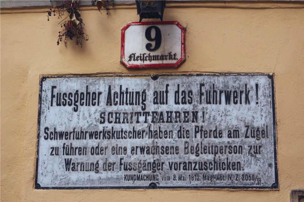 Schwerfuhrwerkskutscher. Passt zu Lastenfahrradspediteur.