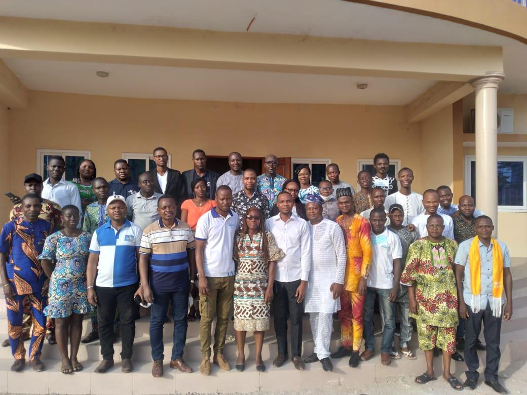 DenonDr's tweet photo. Le 08 janvier 2022, j'ai animé en qualité de Head Coach, l'Officer Training School de la Région 3 de la JCI Bénin.
Tenue à l'hôtel de ville de Dassa, la formation a réuni les responsables 2022 de la JCI Dassa 41 collines, de la JCI Abomey Houegbadja et Bohicon Wanilo.
Bon mandat https://t.co/FqE3rjHsJN