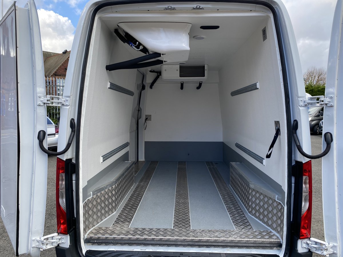 next_rental's tweet photo. Specialised refrigerated vans available to hire. Combination of chiller/freezer/ambient transportation to suit your business needs.

Call us 0121 541 1577 or email ops@next-rental.co.uk #refrigeration #pharmaceuticalcompanies #fridgevan #freezervan #mercedesbenz #sprintervan https://t.co/KBZtqNvQ90