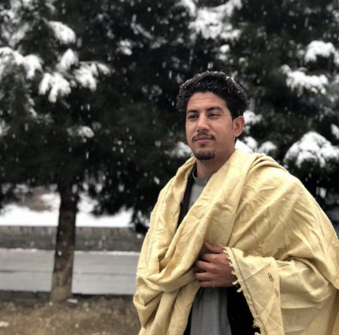 anuj_kum16's tweet photo. The #Taliban detained Azeem Azeemi and few of his friends who were apparently the organizers of #AntiPakProtest against #Pakistan's NSA visit to #Kabul.
Human rights activists are demanding their release & trending #ReleaseAzeem https://t.co/Mt3y3L8WEE