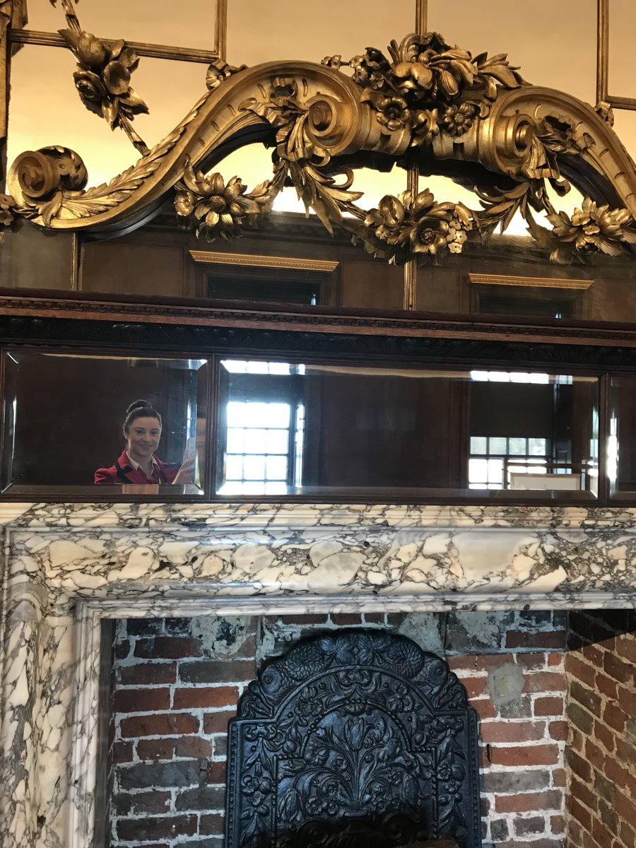 Last but not least... 5. Palace Host Emma has found a (fire)place to reflect at #KensingtonPalace but which royal room would you find her in? Guesses below 👇 #MuseumSelfieDay 🤳