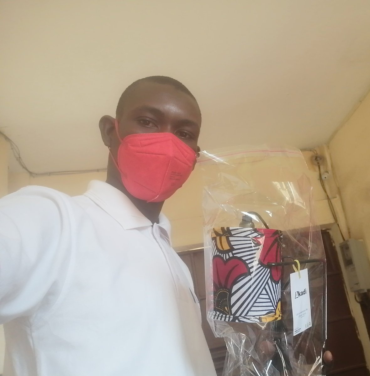 AyiteviElom's tweet image. @hibaLoush14 Ça te dit quelque chose ?! 😜

Ceux qui ne connaissent pas, je vous présente les lampes AKADI by #binaryhub. Pour plus d&apos;informations, référez-vous au début du post.

#recyclage #ConsommonsLocal #LAMPEAKADI