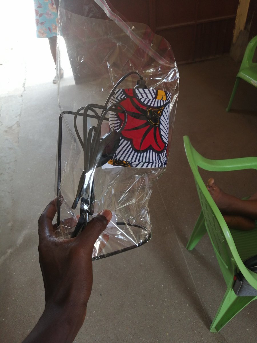 AyiteviElom's tweet image. @hibaLoush14 Ça te dit quelque chose ?! 😜

Ceux qui ne connaissent pas, je vous présente les lampes AKADI by #binaryhub. Pour plus d&apos;informations, référez-vous au début du post.

#recyclage #ConsommonsLocal #LAMPEAKADI