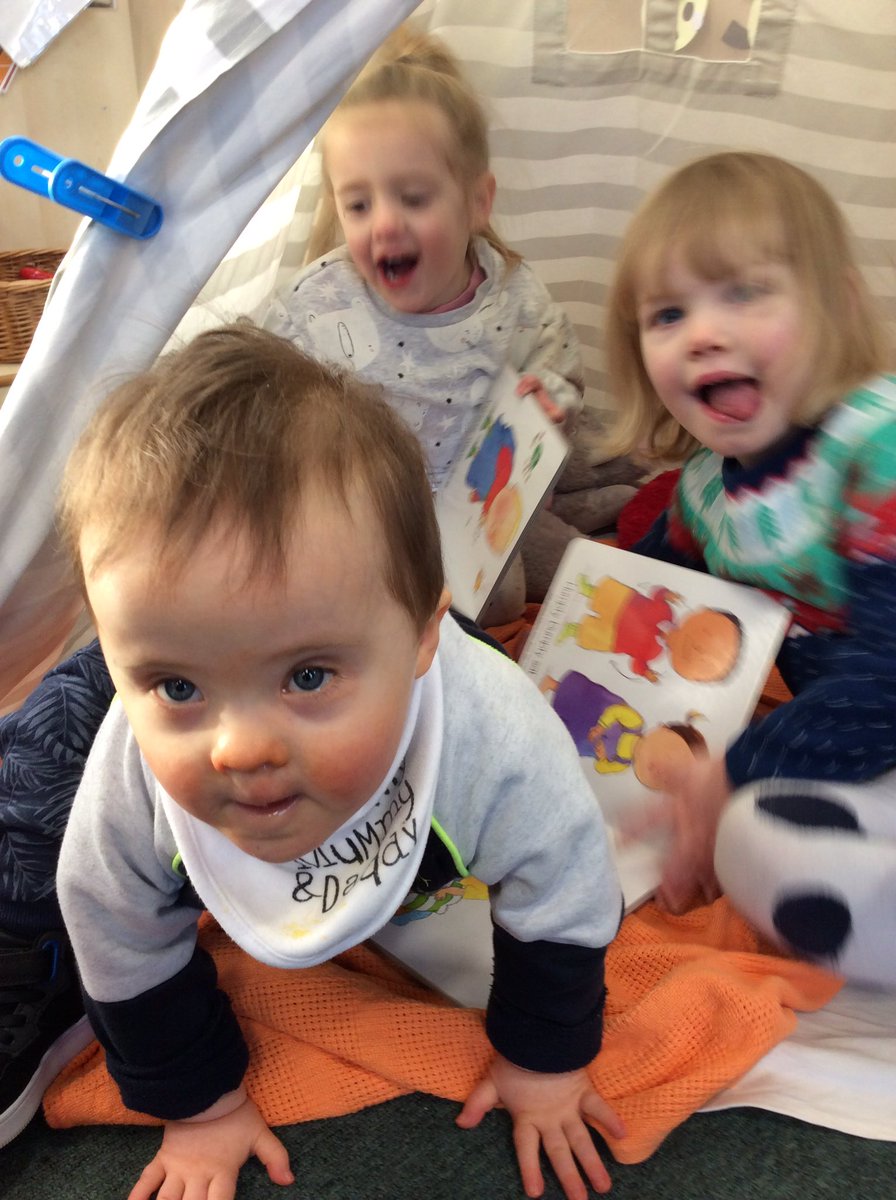 TH_Nursery1's tweet photo. Sharing stories with our friends in the teepee! #THLearnEY 👀📚 https://t.co/v6x5UH7lcb