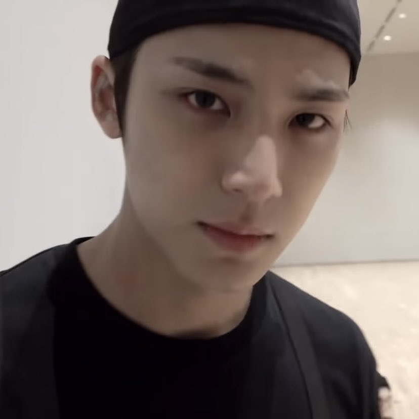 anythiwt's tweet photo. 뭐라도구워봐
바나나로띠떡갈비붕어빵타코야끼팟타이국화빵호떡케밥상관없으니까겨울에반팔입고목장갑끼고불앞에서지지고볶아봐
적성일것같아서그래요 https://t.co/b9kPCHQpVV
