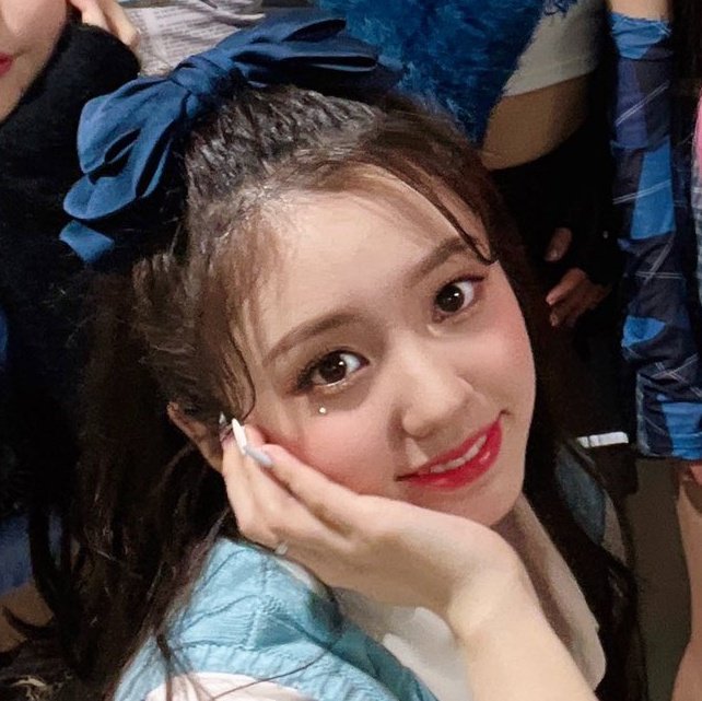 KYSFILES's tweet photo. how can she be so cute??? https://t.co/mxDBSKBKd3