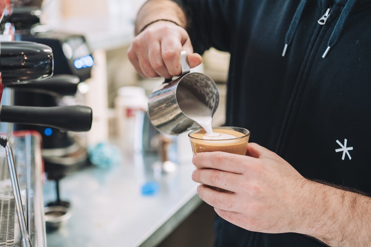 bloqsuk's tweet photo. Stop in and treat yourself to a warming cup of tea, coffee or hot chocolate at the @BloqsKitchen Or if you're feeling peckish grab a delicious breakfast. #breakfast #eggs #coffee #cake #eat #lunch #lunchbreak #openaccessworkshop #meridianwater #edmonton #enfield #food https://t.co/nas6Y2ulIm