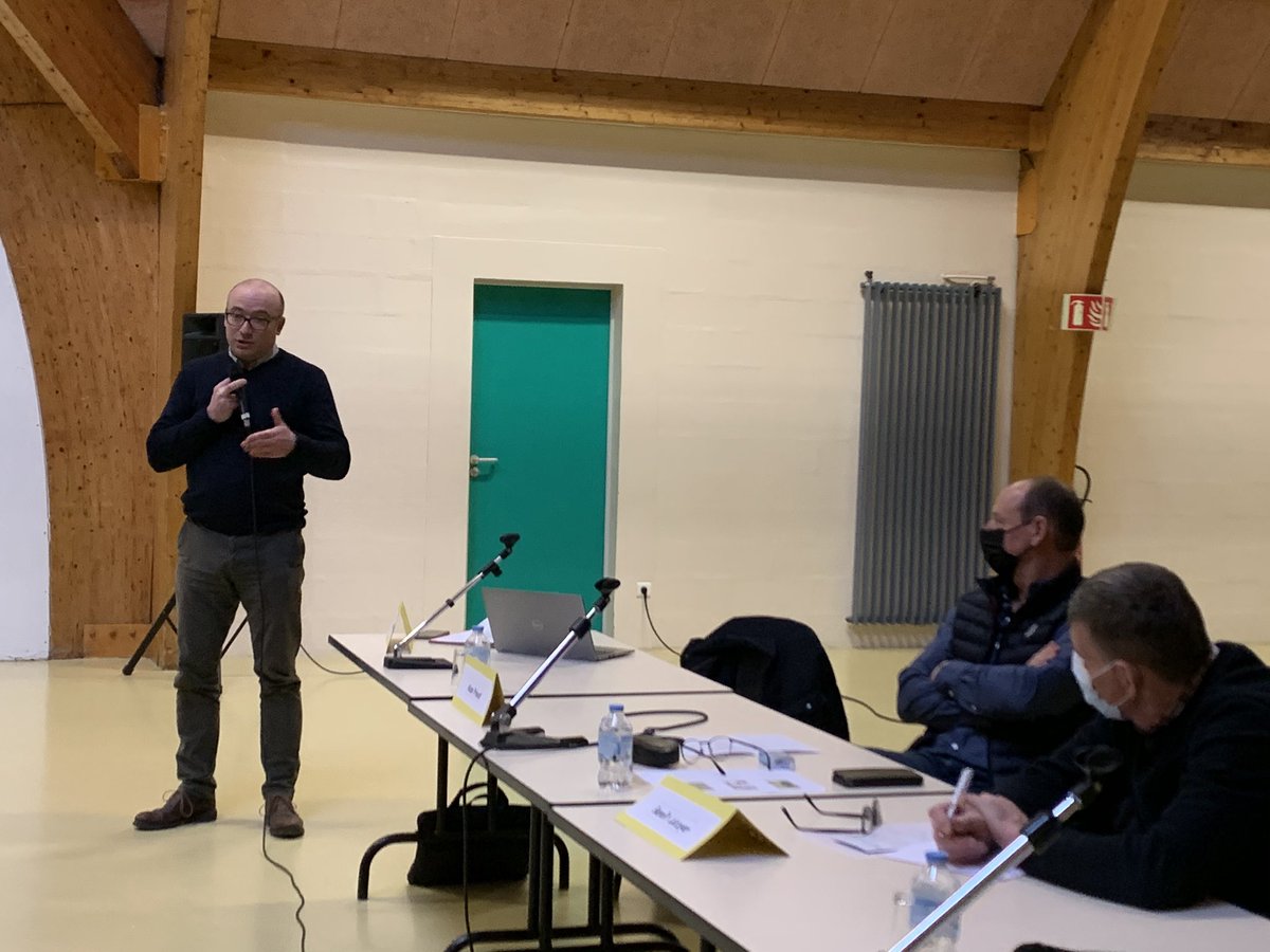 usaa_02's tweet photo. Dernières AG Cantonales ce matin pour Vervins et Sains Richaumont 
À nouveau réflexions sur les enjeux carbone avec Marc Braidy @lacoopagriHDF 
‼️l’agriculture a des atouts et des solutions‼️
@ecvass02 @BecretH @Benoit__lecuyer #alainprevot @CoralieUsaa @UVervins https://t.co/jhOo60QzTM