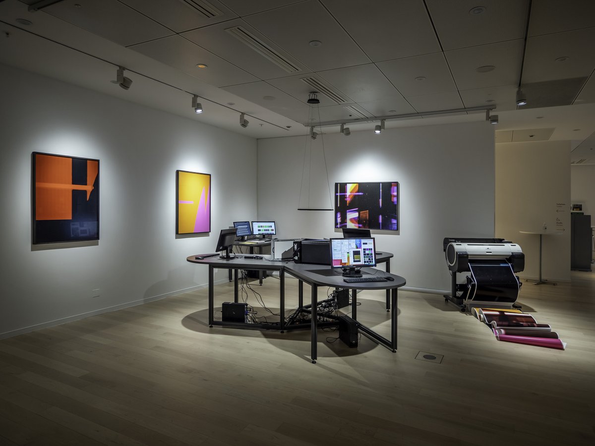 cc_canadien's tweet photo. #1Jour1Artiste 👀
Avez-vous déjà imaginé une machine à fabriquer des œuvres d'art, sans intervention humaine ? C'est ce que l'artiste 🇨🇦 #AdamBasanta nous invite à découvrir dans notre #exposition #DecisionMaking 🤖 au @cc_canadien !
🔎 https://t.co/1RDJAICYWV
#CanadaCulture https://t.co/9bfD6Xdchb