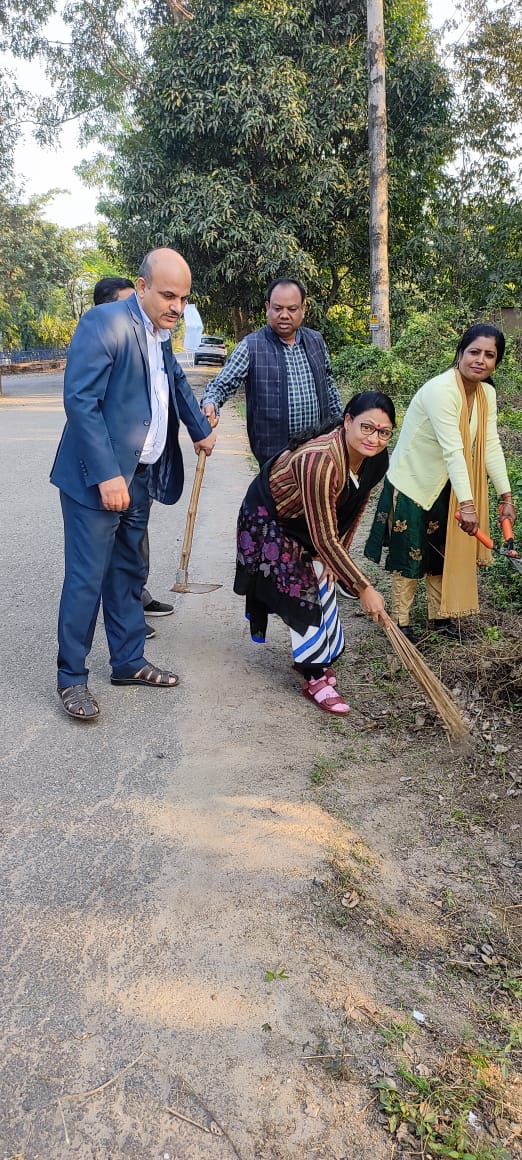 Samanta_AnandK's tweet photo. #swachhoffice@BSNL Corporate
Swachhoffice contribution by Civil Wing BSNL Jharkhand https://t.co/rRdzyZRqVm