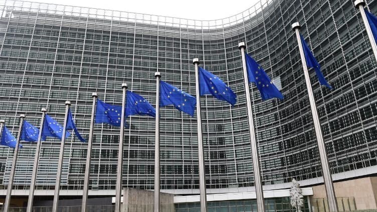 BFMTV's tweet photo. 🔴 EN DIRECT
À quoi sert la présidence du Conseil de l'UE ?
https://t.co/dhOonXUrbJ https://t.co/lk1QKmr51J