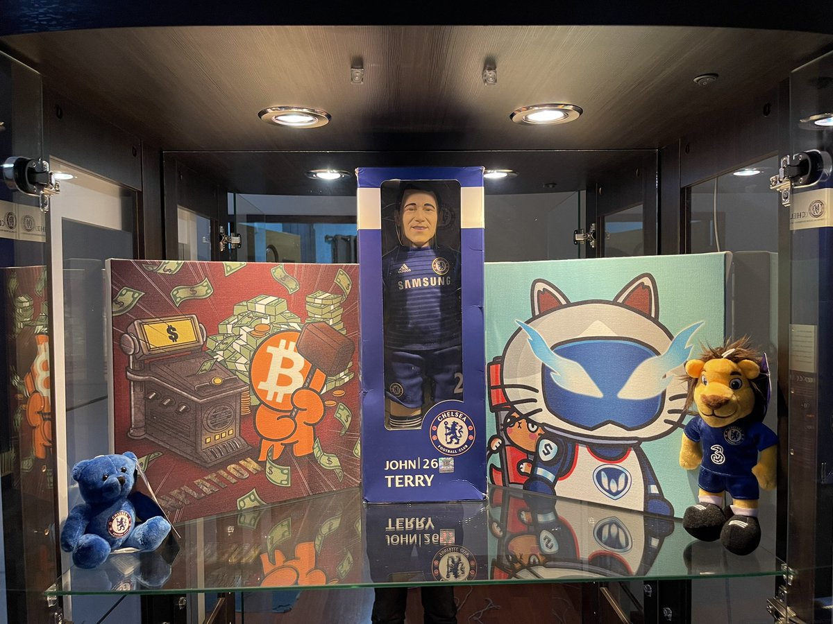 pong_os's tweet photo. มุมเล็กๆกับของที่รัก #chelsea #MetaWarden #bittoon https://t.co/cI5jS5ZGoo