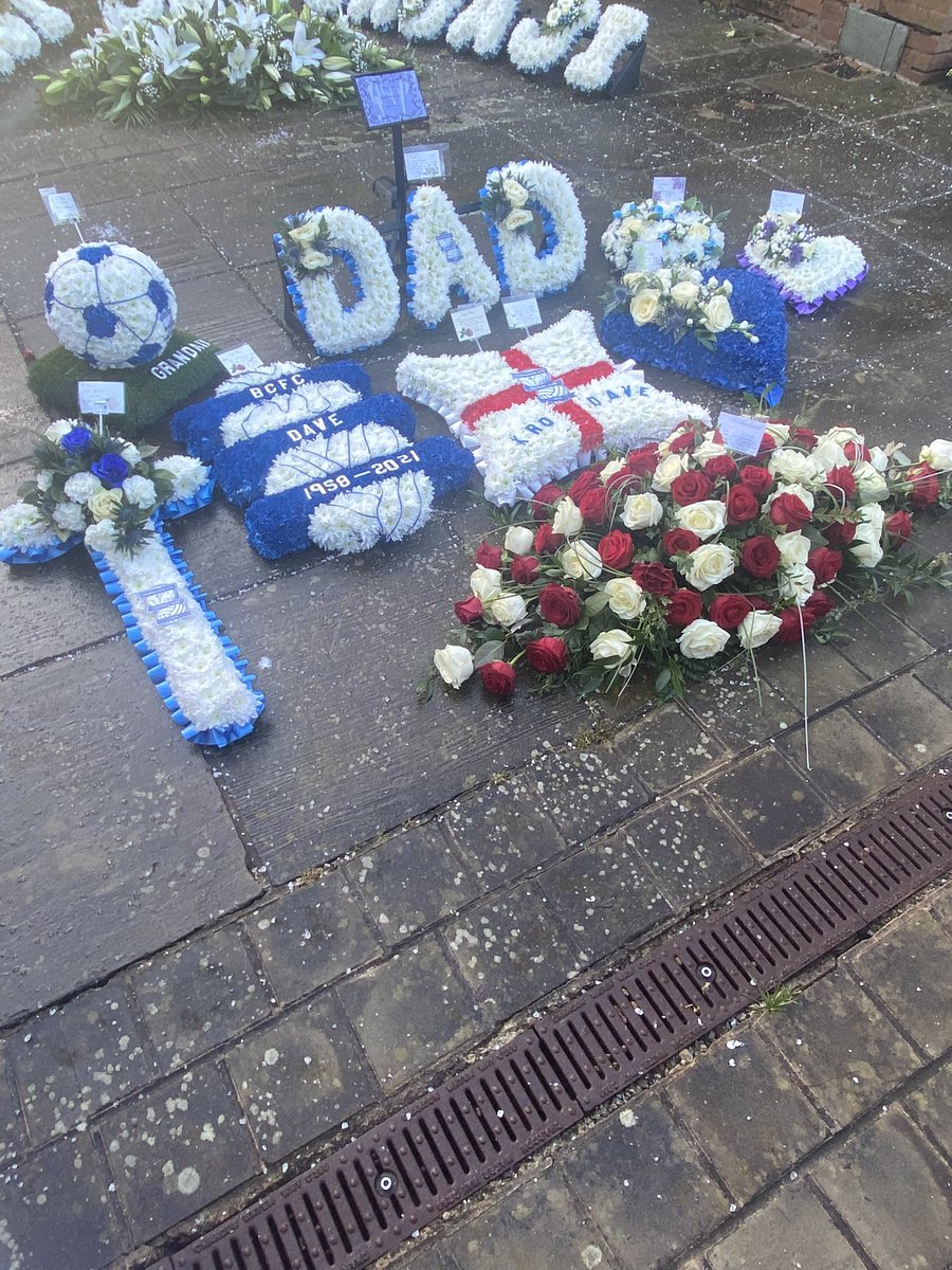 emzys1986's tweet photo. My Dad @DaveSutton1958 was laid to rest yesterday. 
I think you will all appreciate the flowers. I would love it if you could give him a KRO to send him on his way 💙  @BCFC_News @BCFC #kro #trueblue #mrbluesky https://t.co/9BPYoyocMq